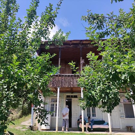 אמברולאורי Racha Chogovadze'S Guest House מראה חיצוני תמונה